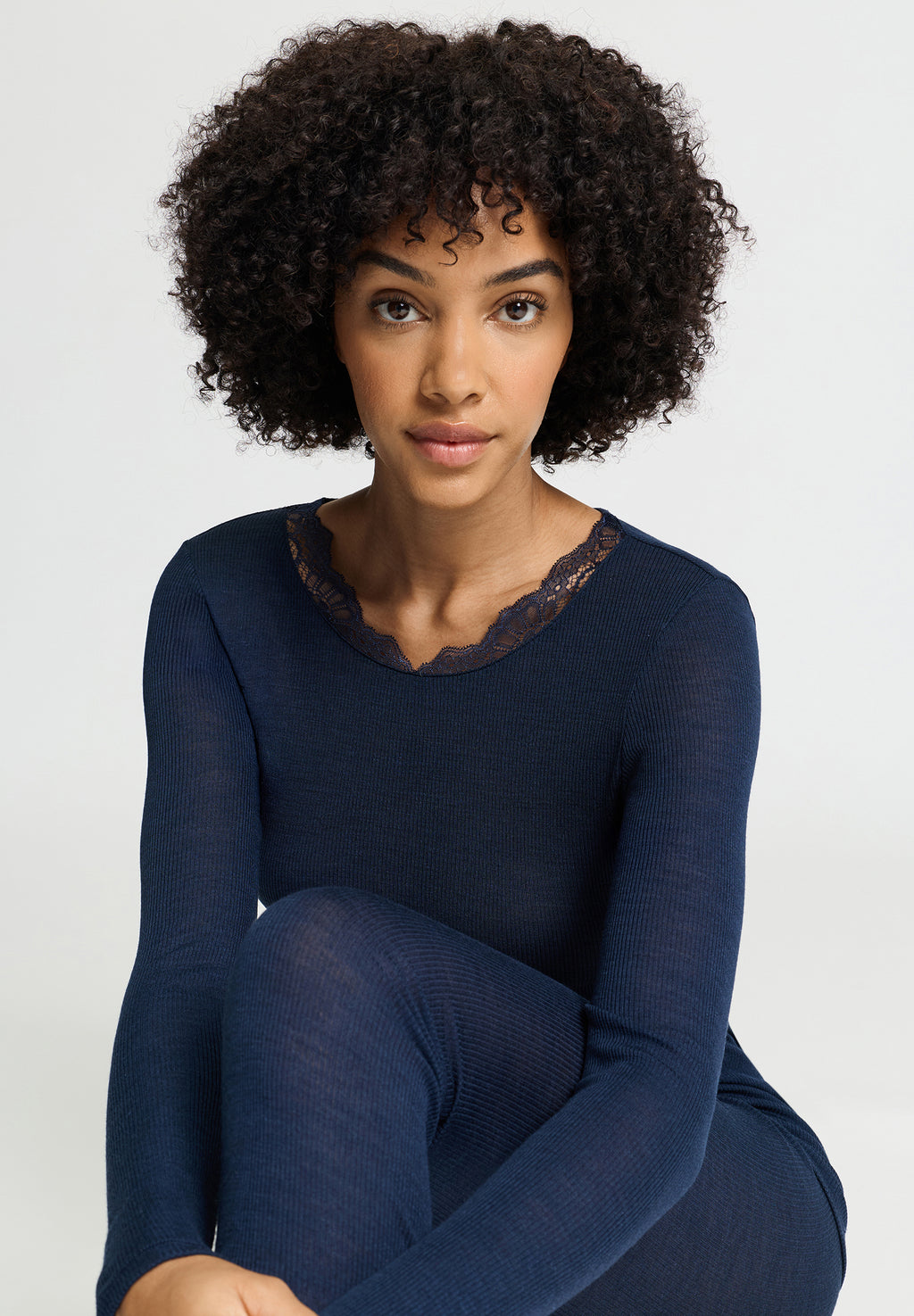 Woolen Lace Lace Trim Wool and Silk Crew Neck Top | Deep Navy 70768-1610