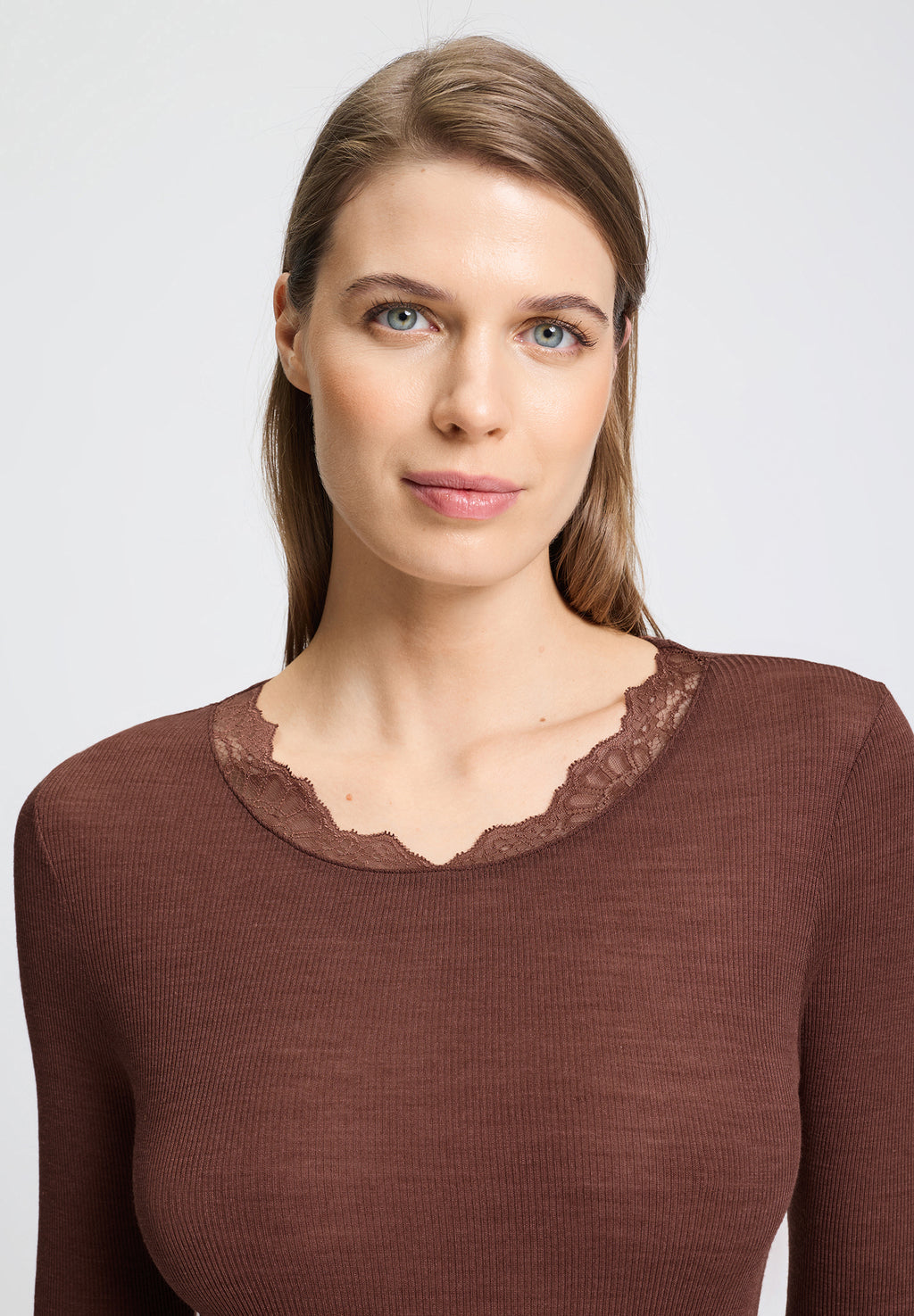 Woolen Lace Lace Trim Wool and Silk Crew Neck Top | Cinnamon 70768-2790