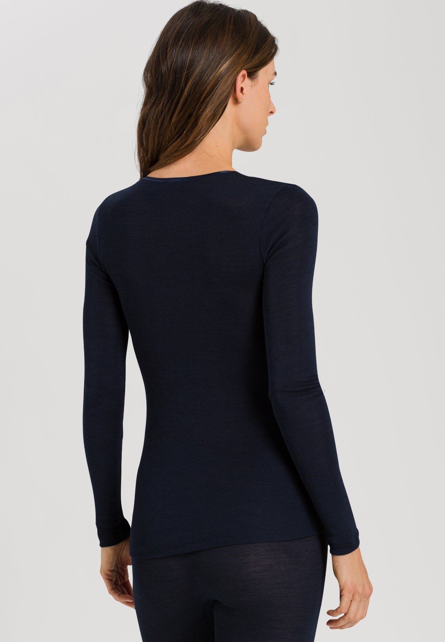 Woolen Silk W Wool And Silk V-Neck Fitted Top | Deep Navy 71418-1610