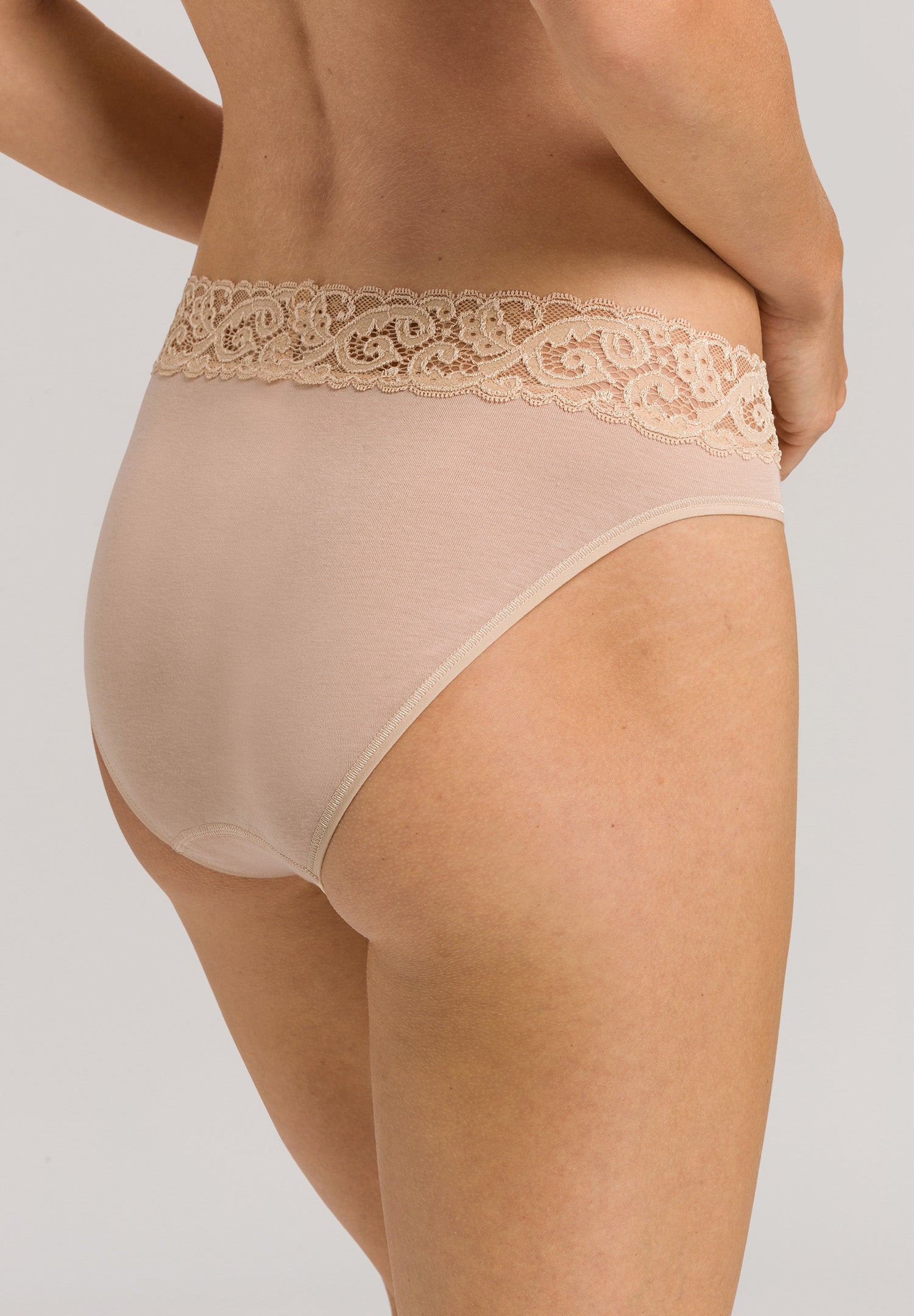 71481 Moments Hi-Cut Brief - 274 Beige