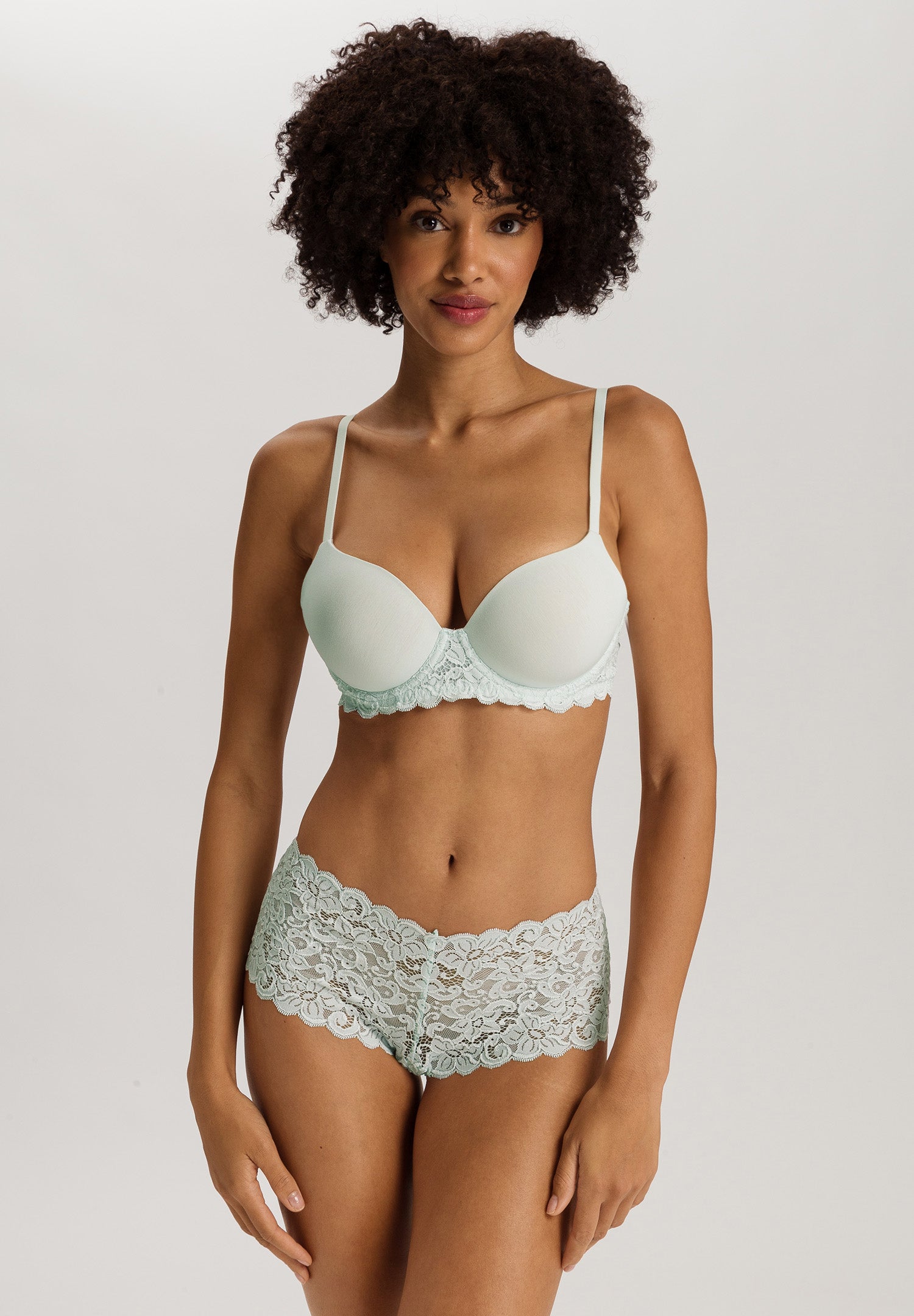 Luxury Moments Lace T-Shirt Bra | Vapor 71503-2534