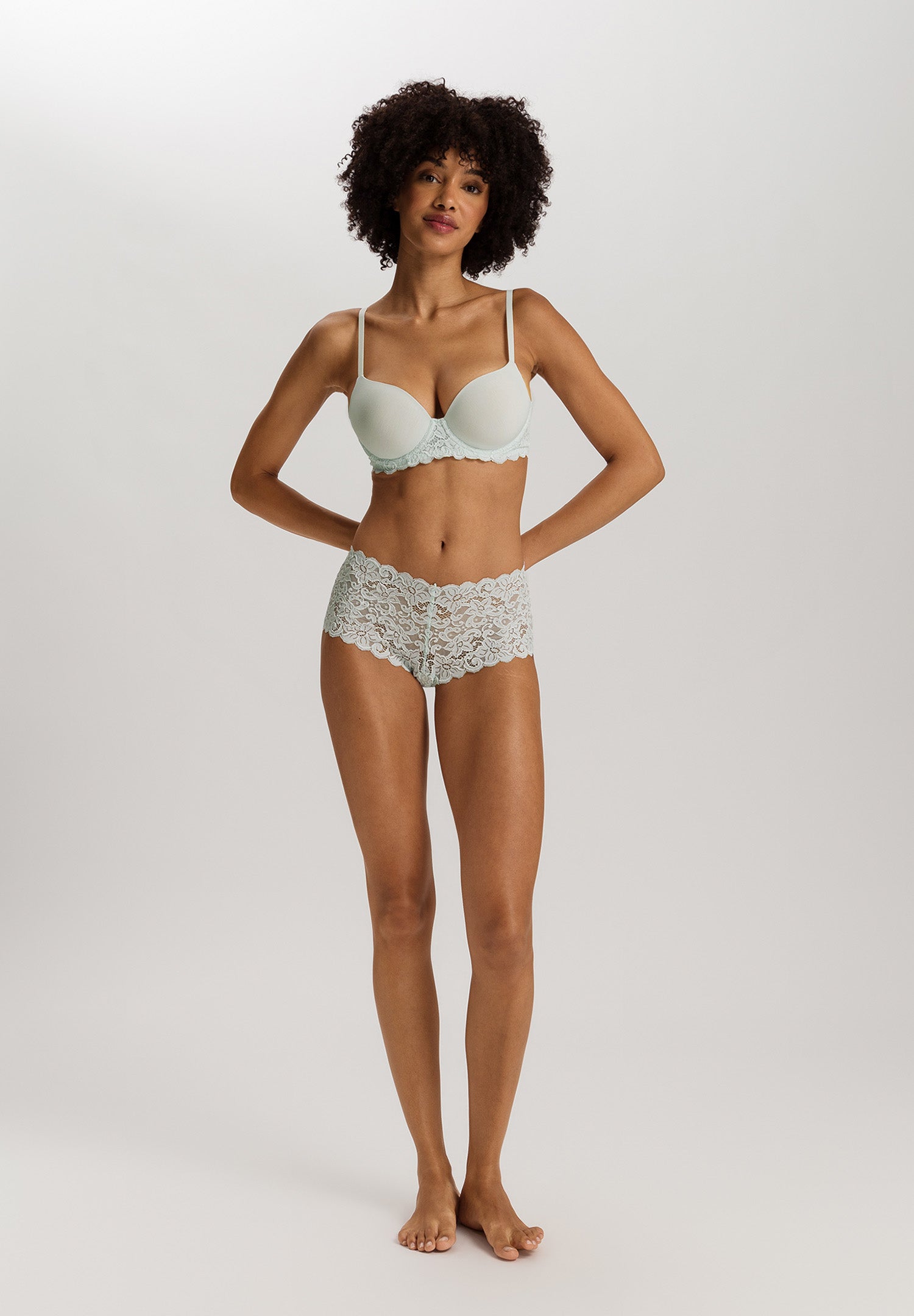 Luxury Moments Lace T-Shirt Bra | Vapor 71503-2534