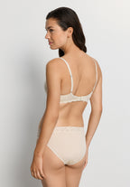 Luxury Moments Lace T-Shirt Bra | Summer Sand 71503-2811