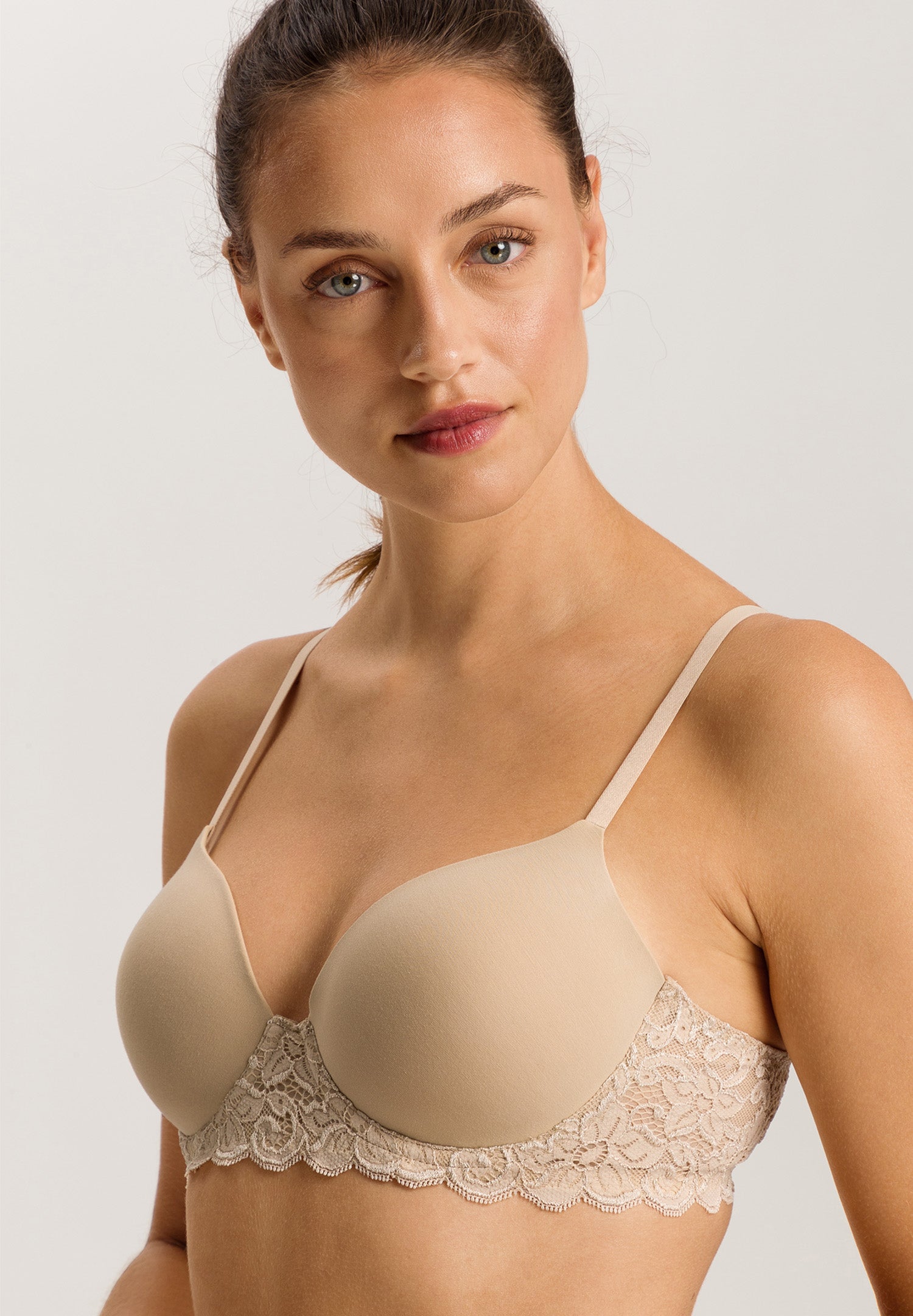 Luxury Moments Lace T-Shirt Bra | Iced Cappuccino 71503-2846