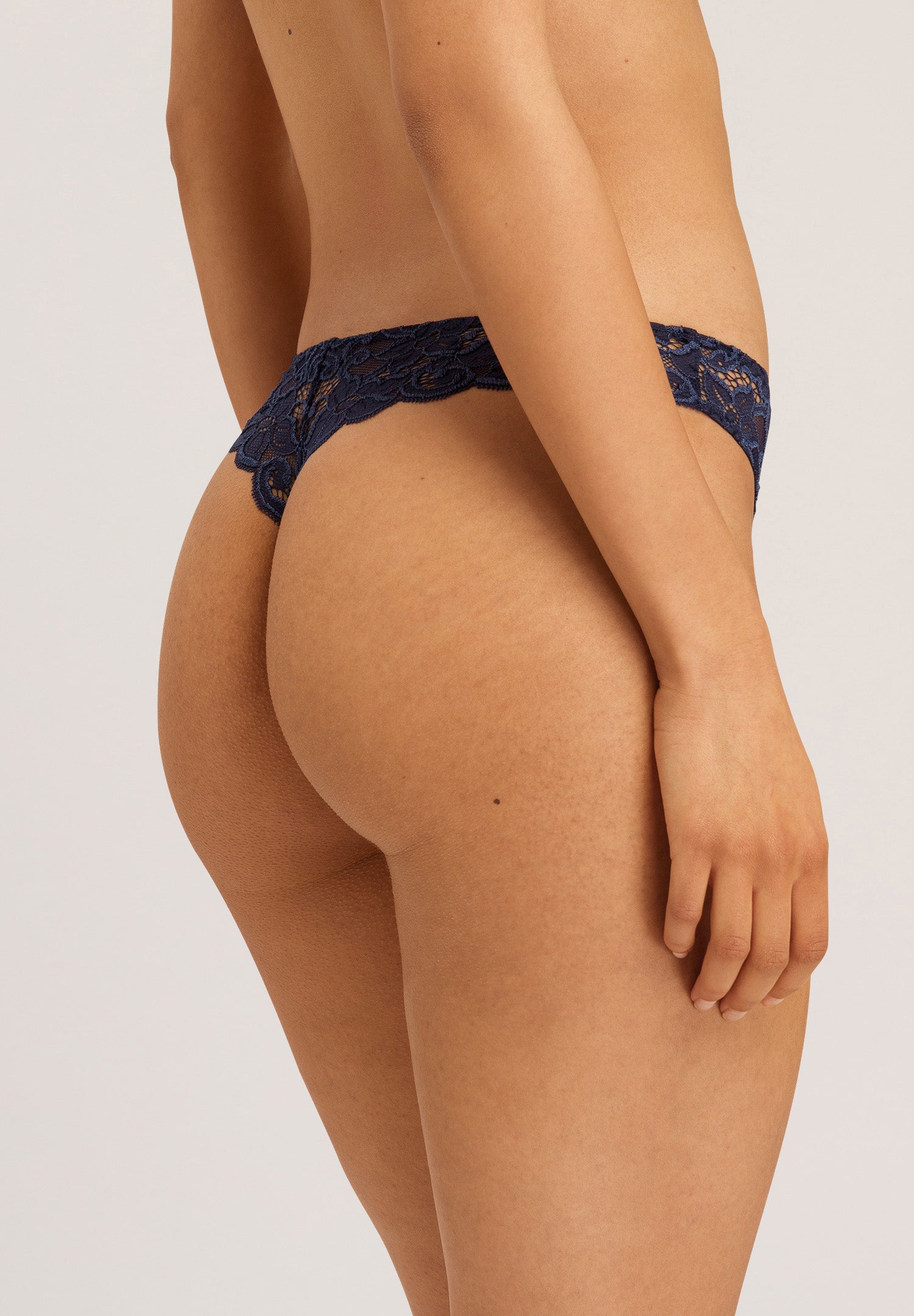 71507 Luxury Moments Thong - 1610 Deep Navy