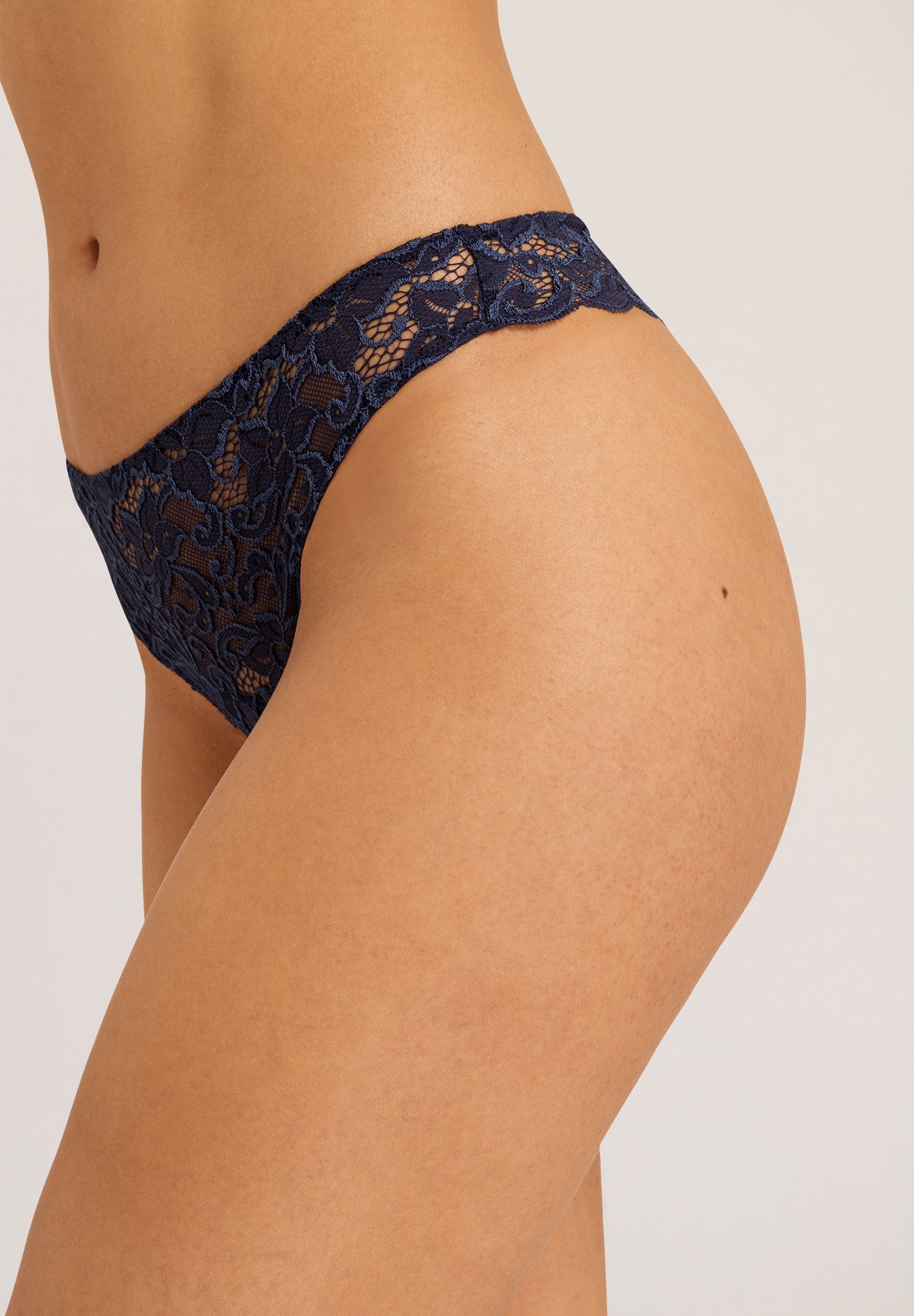 71507 Luxury Moments Thong - 1610 Deep Navy