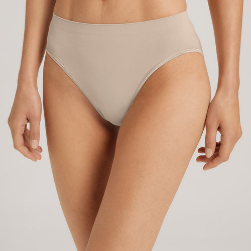 Touch Feeling Hi Cut Brief | Coffee Quartz 71812-2216