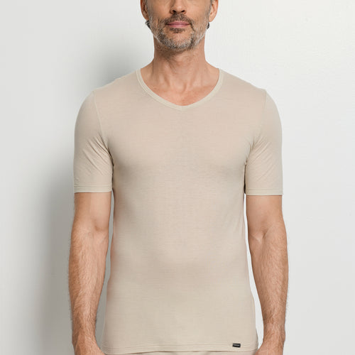 Ultralight Supima Cotton V-Neck Fitted T-Shirt | Moon 73001-2824