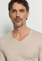Ultralight Supima Cotton V-Neck Fitted T-Shirt | Moon 73001-2824