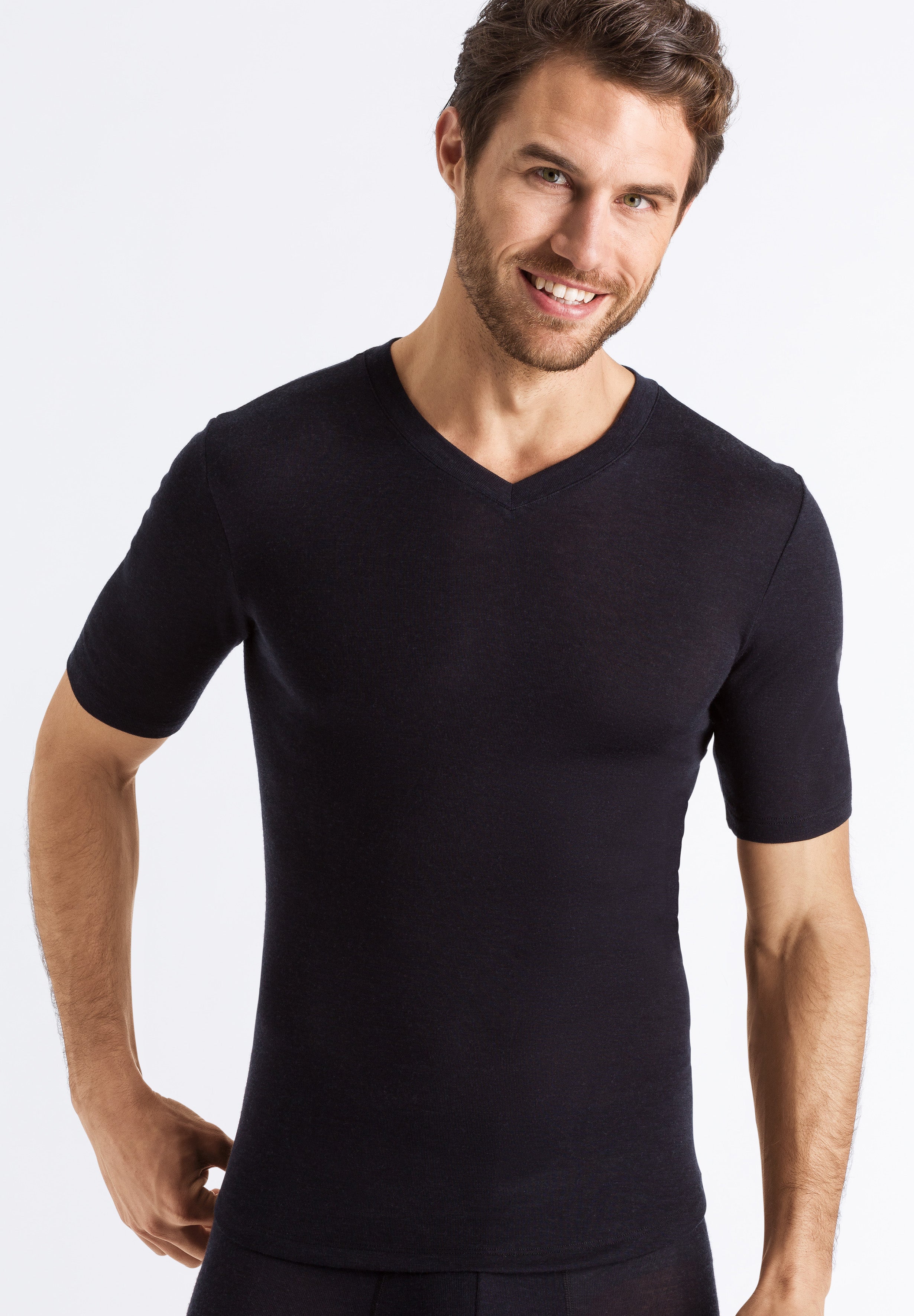 73152 Silk/Cashmere V-Neck S/Slv Shirt - 019 Black