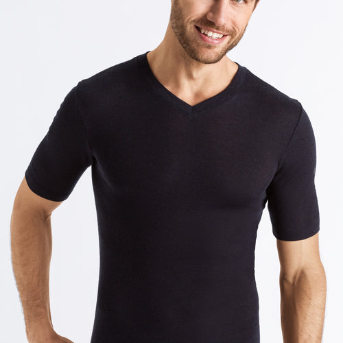 73152 Silk/Cashmere V-Neck S/Slv Shirt - 019 Black