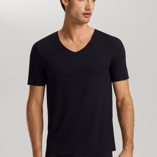 Clean Cut Seamless V-Neck T-Shirt | Black 73251-019