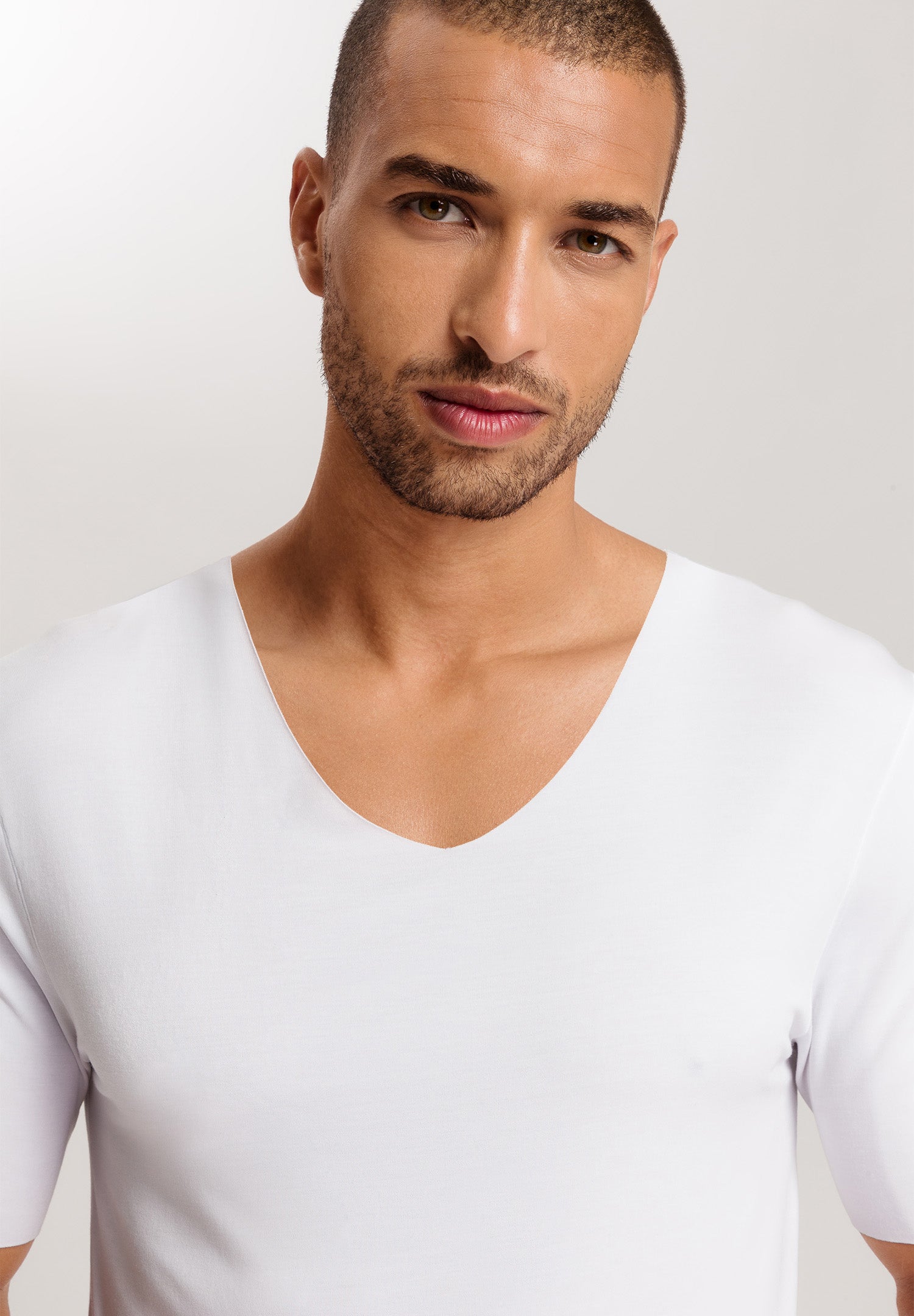 Clean Cut Seamless V-Neck T-Shirt | White 73251-101