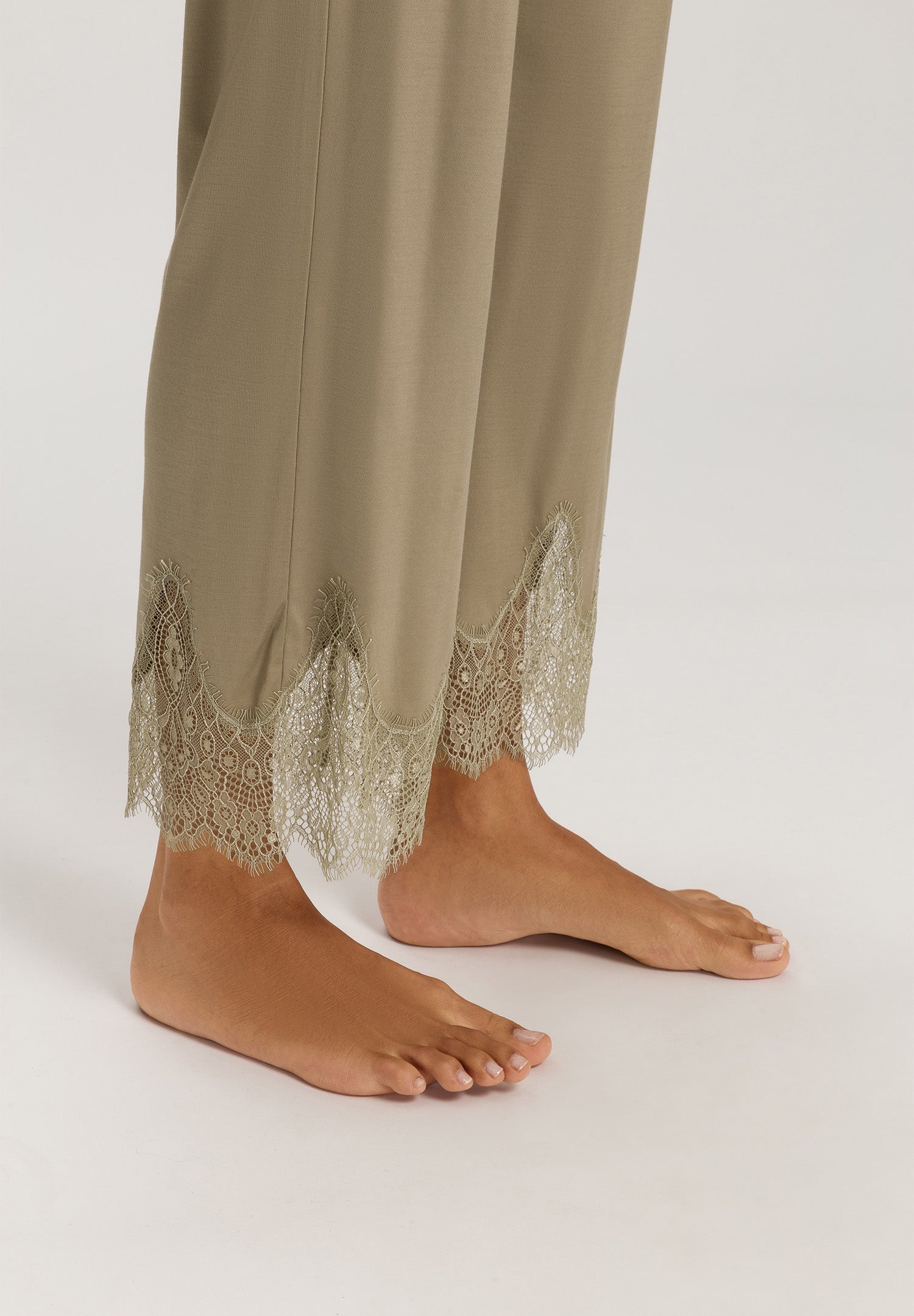 Melia Scalloped Lace Pajama Set | Silver Sage 74803-2651
