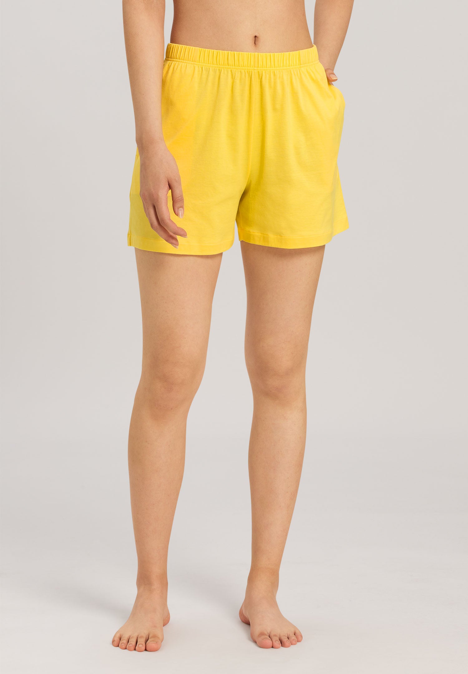 77021 Maila Shorts - 1715 Luminous Yellow