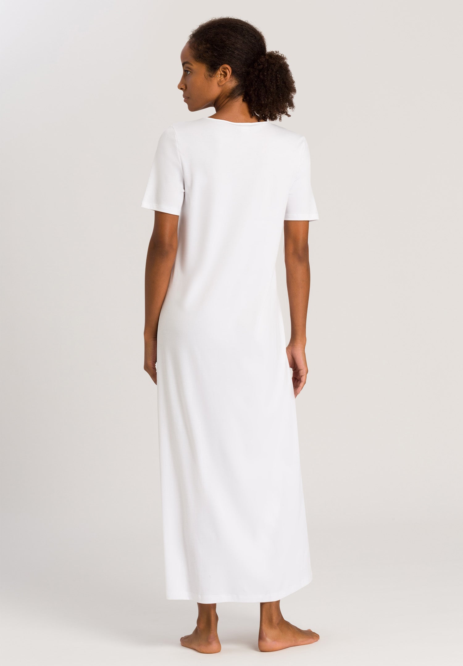 77933 Moments Short Sleeve Long Gown - 101 White