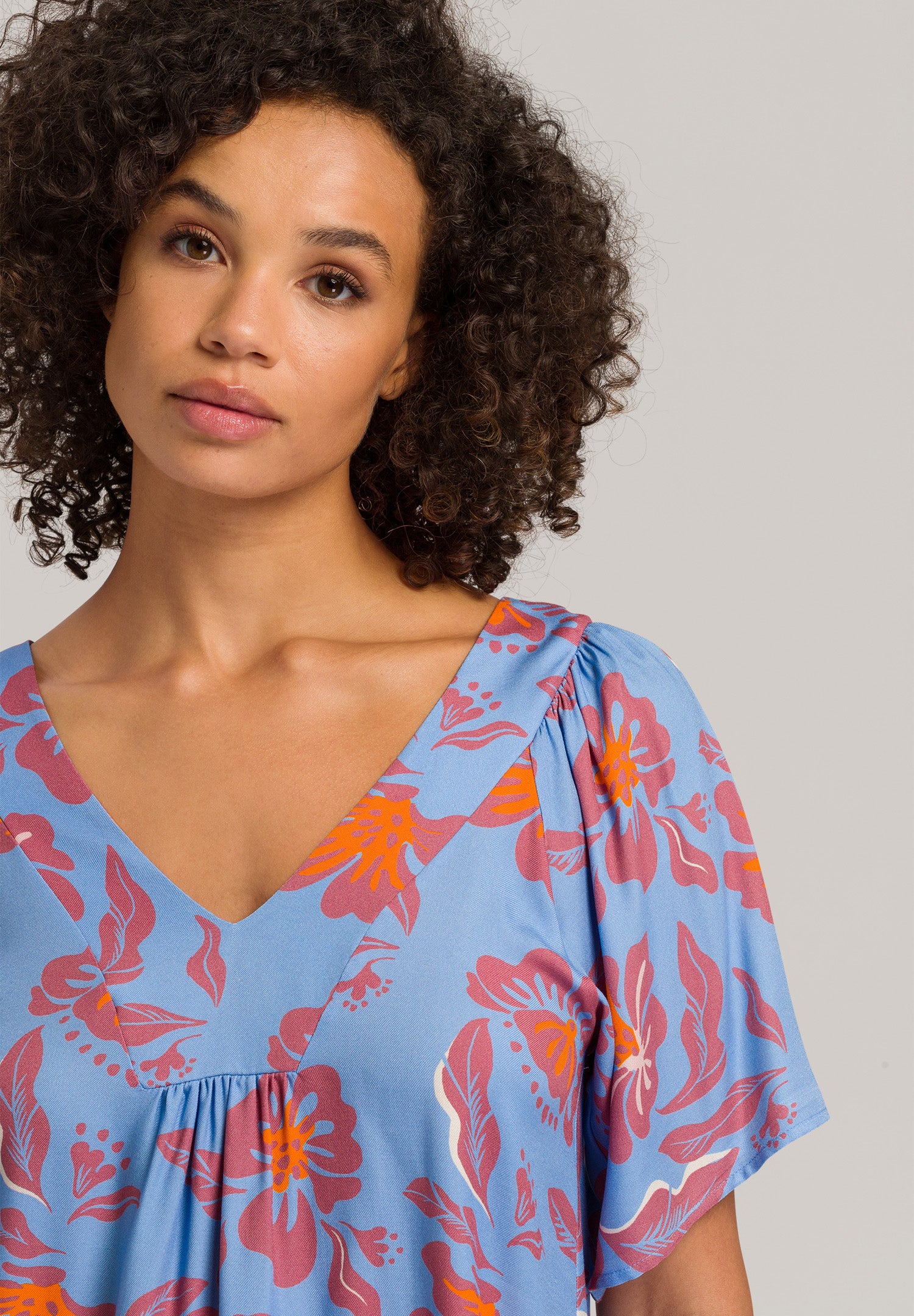 78727 Sunny Vibes 3/4 Sleeve Shirt - 2368 Vivid Flowers