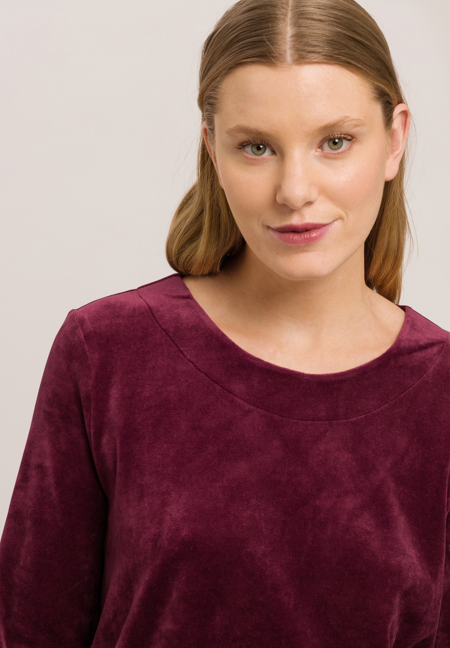 78770 Favourites Pullover - 2423 Ruby Wine