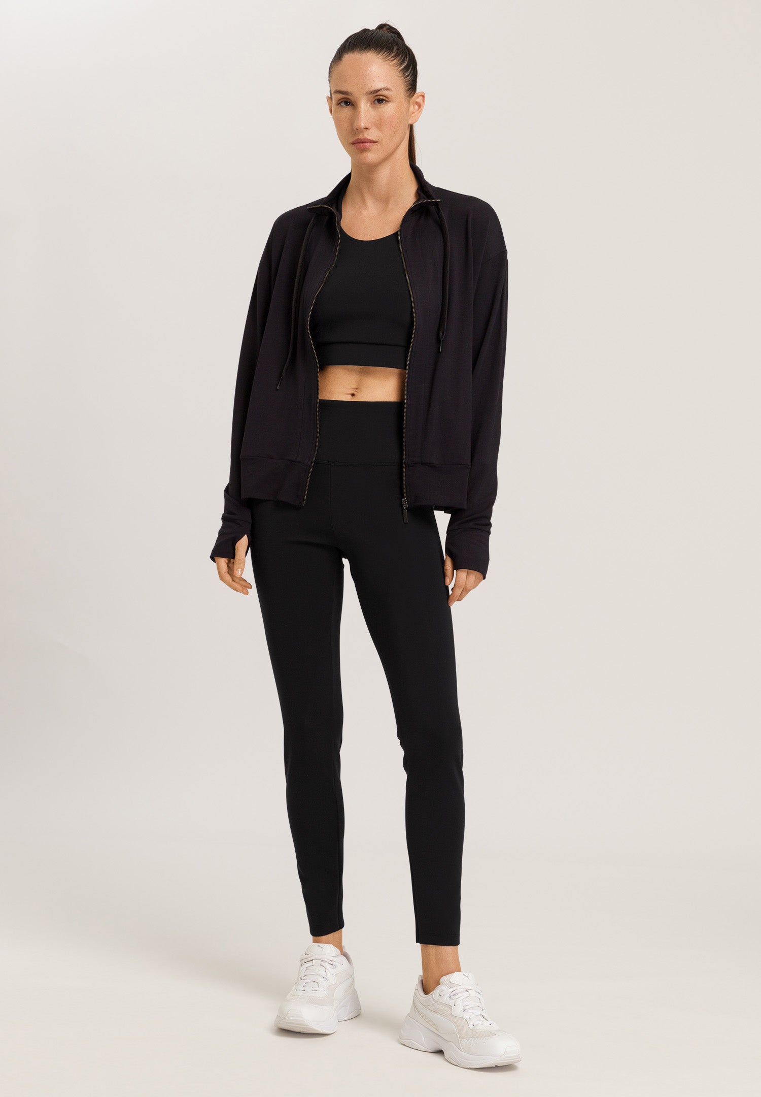 78791 Balance Crop Top - 2199 Black Beauty