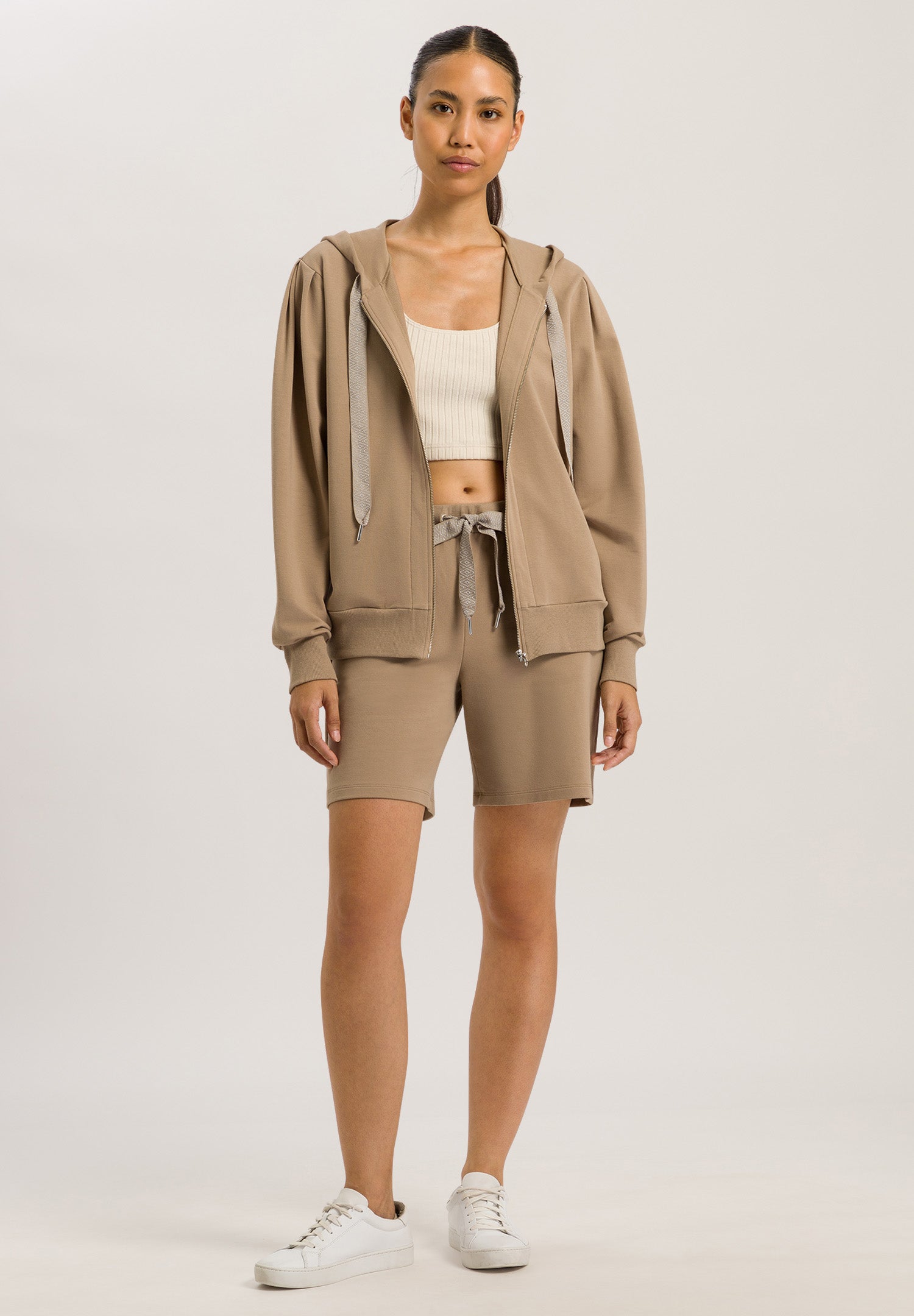 78813 SHORTS - 2828 Deep Taupe
