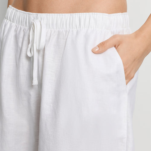White Essentials Short Pants | White 78910-101